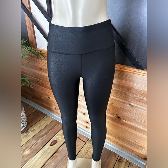 Mono B spandex leggings size small
New with tag - Picture 1 of 5